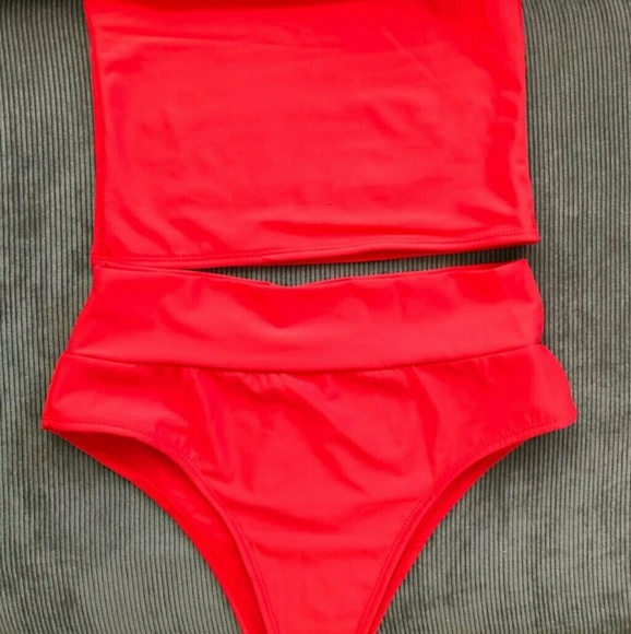 Red bandeau bikini set - Picture 3 of 3